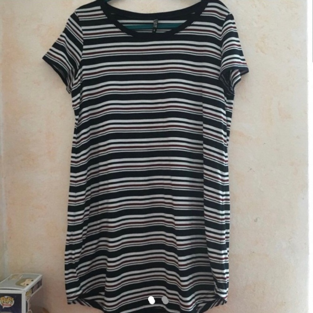 Maroon & Navy Striped T shirt Dress 🦋